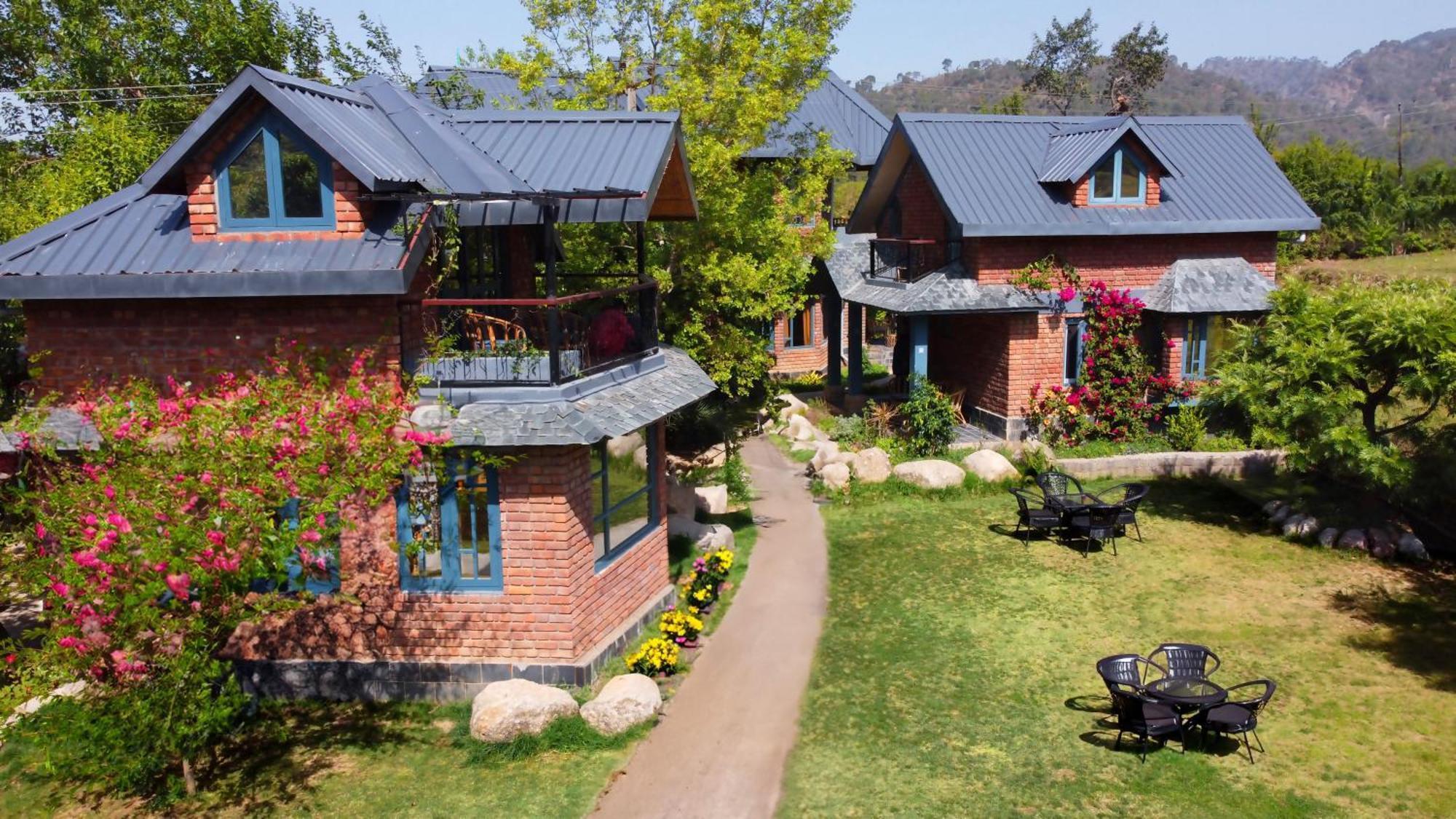 Rendezvous Resort Dharamshala Exterior photo